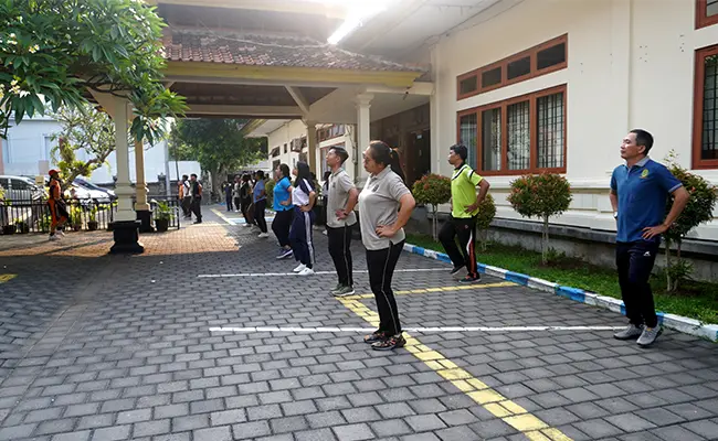 Jumberse (Jumat Bersih Sehat) Pengadilan Tata Usaha Negara Denpasar