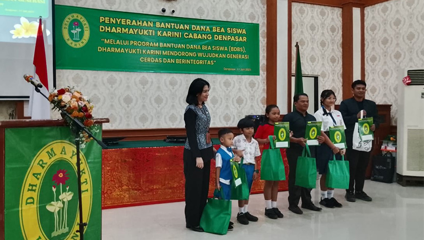 Penyerahan Bantuan Dana Beasiswa DYK Cabang Denpasar “Melalui Program BDBS Dharmayukti Karini Mendorong Wujudkan Generasi Cerdas dan Berintegritas”