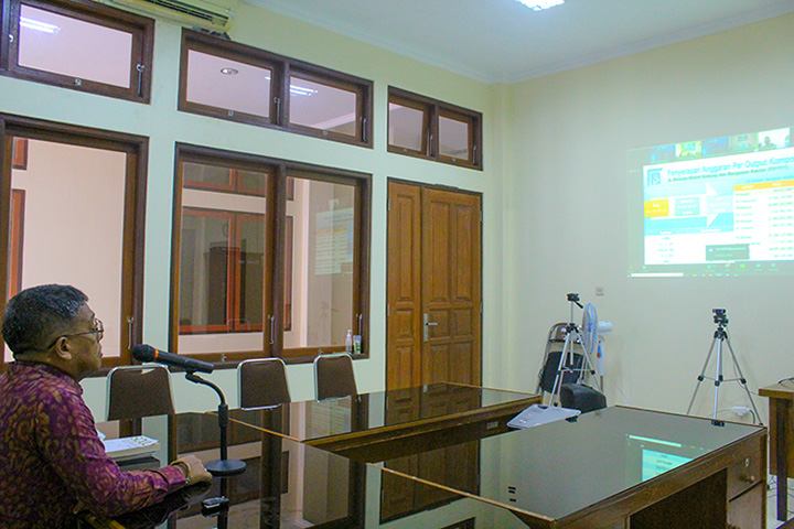 I Wayan Sudana Menghadiri Rapat Evaluasi Pelaksanaan Anggaran TA 2021 Secara Virtual