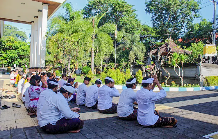 BINTAL PURTIL (Pembinaan Mental Purnama Tilem) di Pengadilan TUN Denpasar