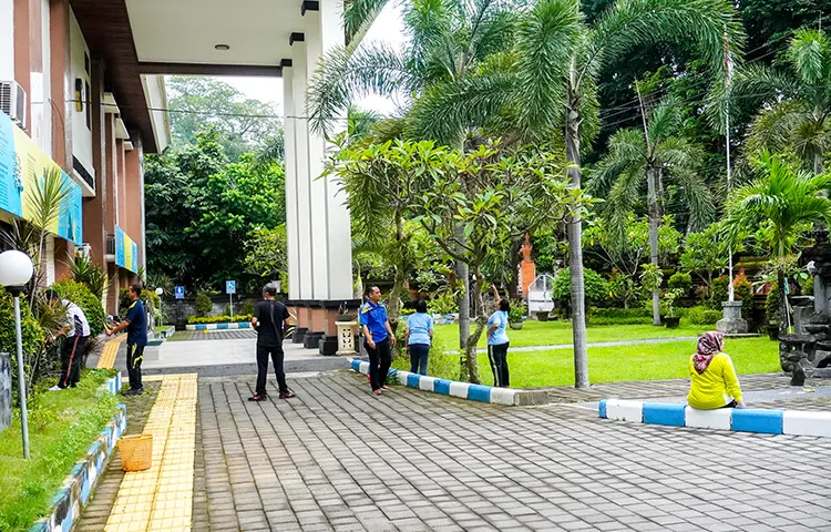 Jumat Bersih di PTUN Denpasar