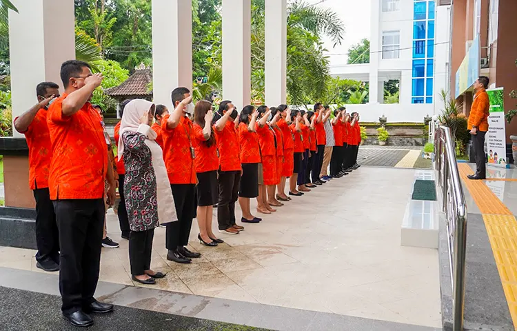 Kegiatan Apel Sore Pengadilan Tata Usaha Negara Denpasar