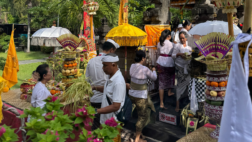 Upacara Piodalan PTUN Denpasar