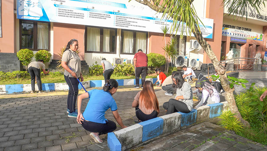 Jumberse (Jumat Bersih Sehat) Pengadilan Tata Usaha Negara Denpasar