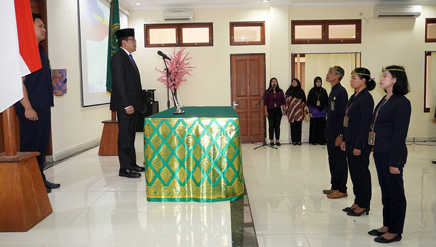  Pengambilan Sumpah/Janji Pegawai Eselon IVa PTUN Denpasar