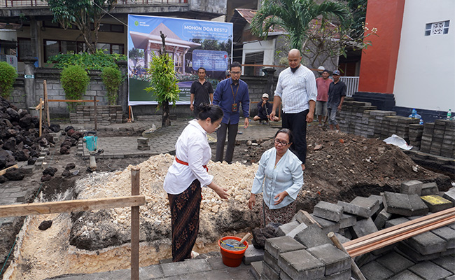 Peletakan Batu Pertama Pembangunan Musholla Al-Hakim PTUN Denpasar