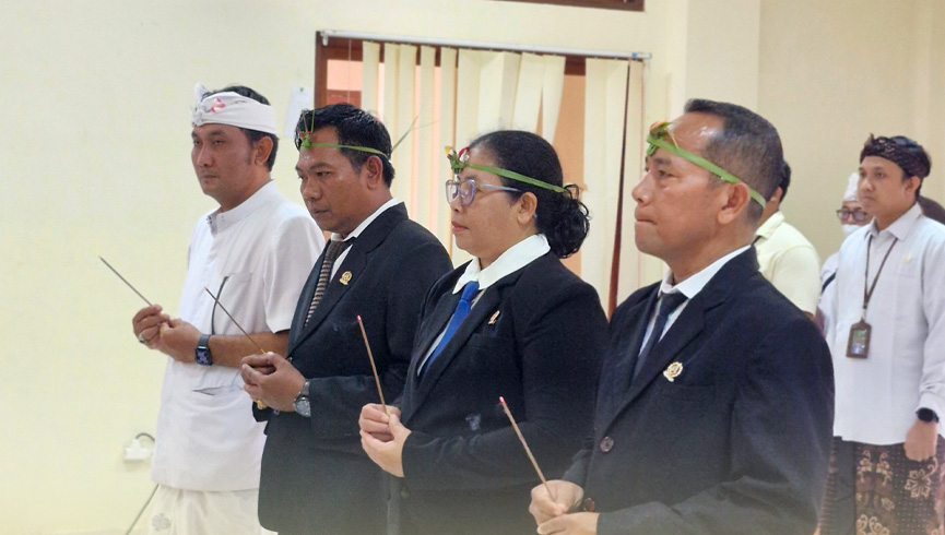 Pelantikan dan Pengambilan Sumpah Jabatan Pejabat Kepaniteraan PTUN Denpasar