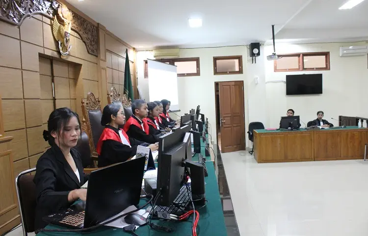 Gladi Resik Sidang Penyisihan National Moot Court Competition (NMCC) Fakultas Hukum Universitas Warmadewa di Pengadilan TUN Denpasar