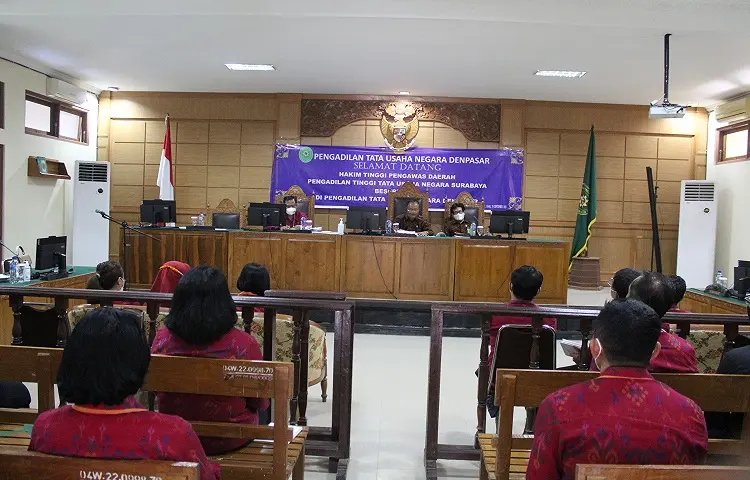 Hakim Tinggi Pengawas Daerah Pengadilan Tinggi Tata Usaha Negara Surabaya beserta Tim di Pengadilan TUN Denpasar
