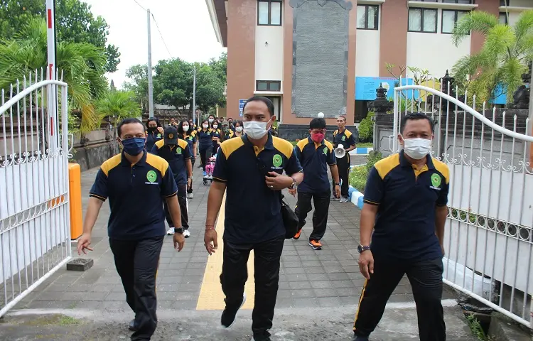 Jalan santai Pengadilan Tata Usaha Negara Denpasar