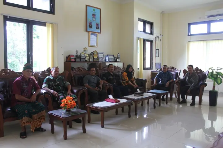 Kedatangan Wakadilmilti III Surabaya dan Pokkimilti dlm rangka memohon penggunaan Ruang Sidang di Pengadilan TUN Denpasar