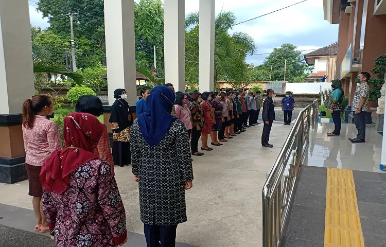 Kegiatan Apel Sore Pengadilan Tata Usaha Negara Denpasar