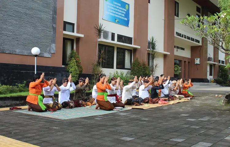 Kegiatan Kearifan Kebijakan Lokal Ketua PTUN DPS 