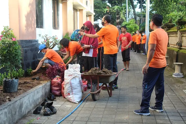 Kegiatan Kearifan Kebijakan Lokal Ketua PTUN DPS 