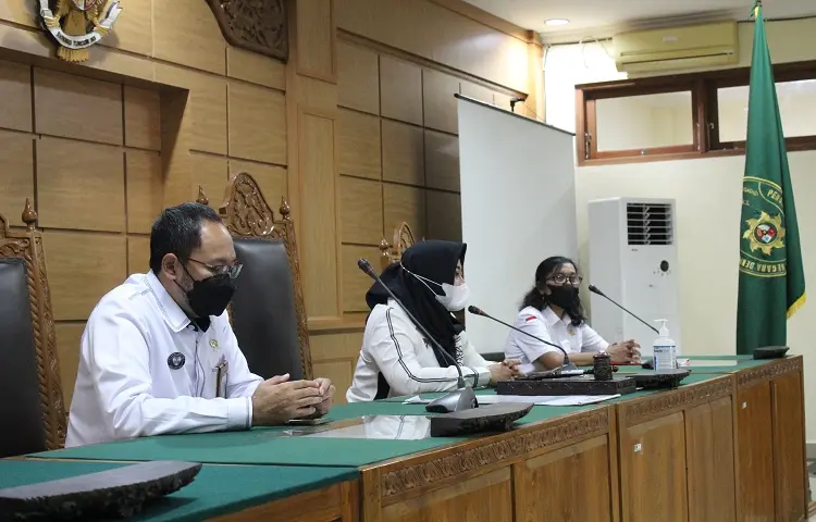 Kegiatan Praktek Kerja Hukum (PKH) Fakultas Hukum Universitas Warmadewa di Pengadilan TUN Denpasar.