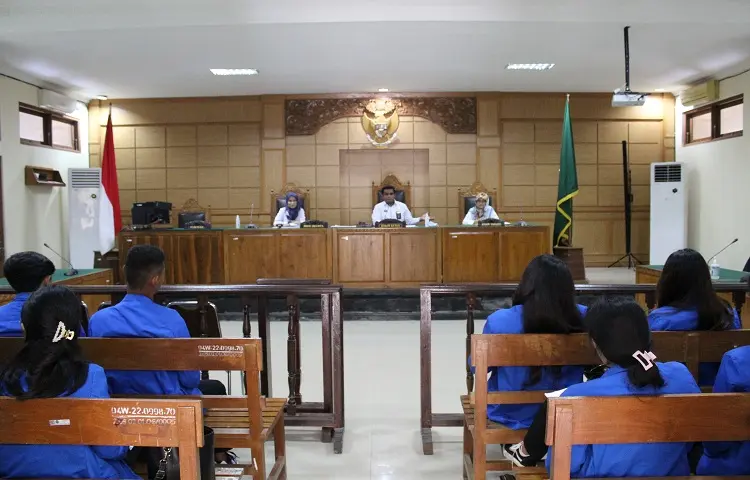 Kegiatan Praktek Kerja Hukum (PKH) Fakultas Hukum Universitas Warmadewa Gelombang IV di Pengadilan TUN Denpasar.