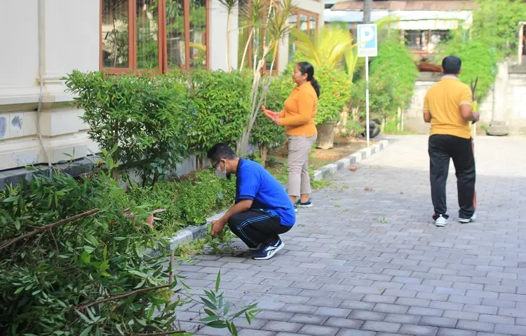 Kerja Bakti di 