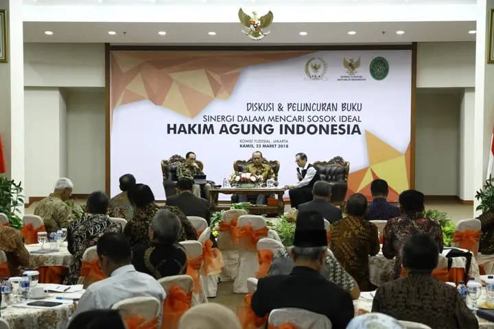 Ketua Kamar Pengawasan Menjadi Pembicara Pada Peluncuran Buku Sinergi Dalam Mencari Sosok Ideal Hakim Agung Indonesia