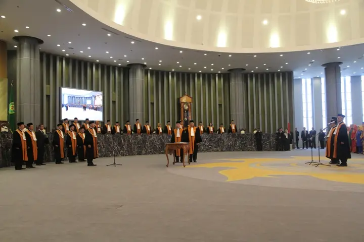 Ketua Mahkamah Agung Melantik Dan Mengambil Sumpah 2 Hakim Agung