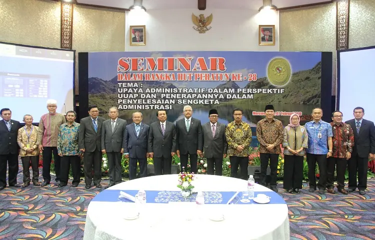 KETUA MAHKAMAH AGUNG MEMBUKA ACARA SEMINAR SEHARI DALAM RANGKA HARI ULANG TAHUN KE 28 PENGADILAN TATA USAHA NEGARA