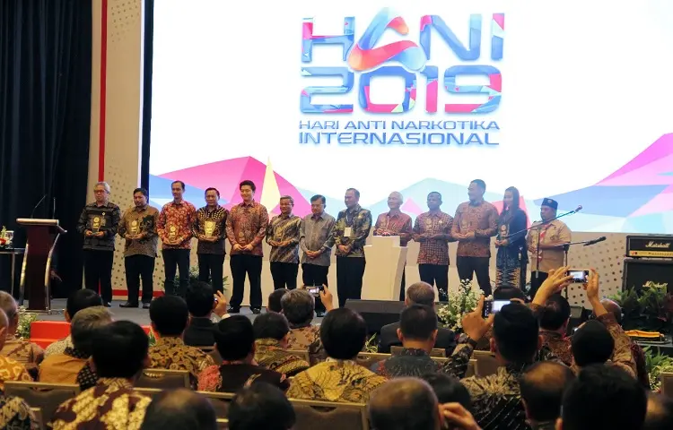 MA MENERIMA PENGHARGAAN DARI BNN