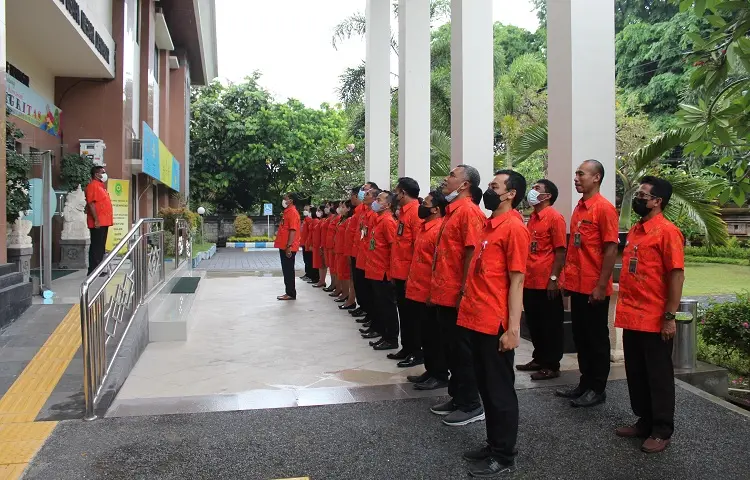 Pelaksanaan Apel Sore Aparatur Pengadilan TUN Denpasar