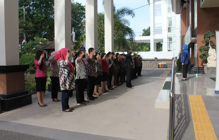 Pelaksanaan Apel Sore Pengadilan Tata Usaha Negara Denpasar