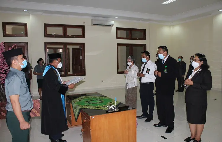 Pengambilan Sumpah Jabatan dan Pelantikan Panitera Muda Perkara, Panitera Muda Hukum dan Juru Sita Pengganti Pengadilan TUN Denpasar