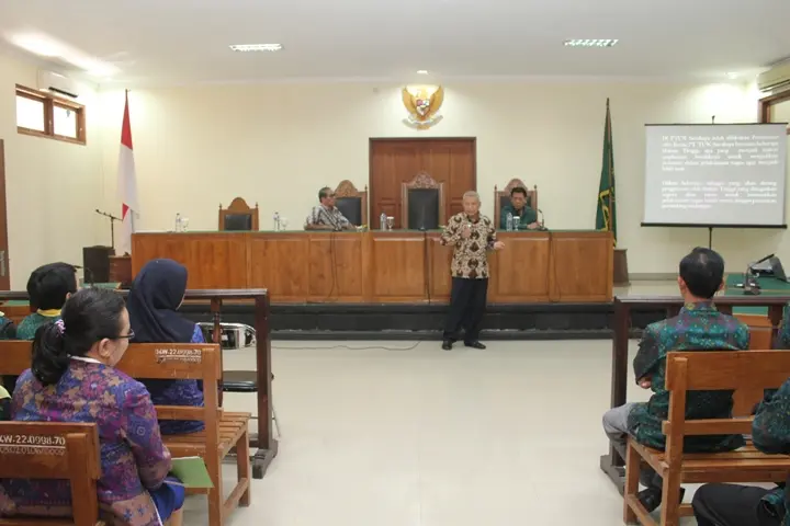 Pengawasan Pengadilan Tinggi TUN Surabaya pada Pengadilan TUN Denpasar