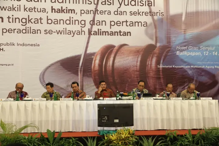 Pimpinan Mahkamah Agung Melakukan Pembinaan Di Balikpapan
