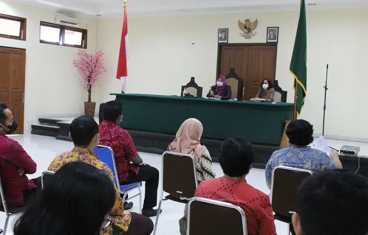 Rapat Bulan Maret serta Rapat Zona Integritas Tahun 2022 Pengadilan Tata Usaha Negara Denpasar