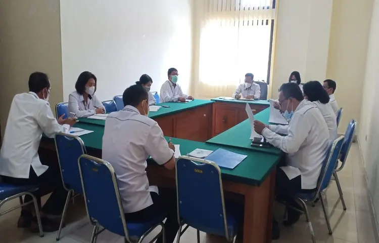 Rapat Evaluasi Kinerja Triwulan IV Tahun 2021 Pengadilan Tata Usaha Negara Denpasar