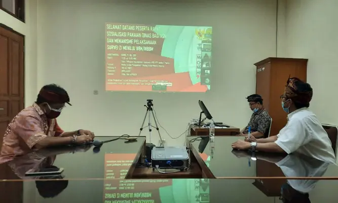 Sosialisasi Pakaian Dinas dan Pelaksanaan Survei ZI Menuju WBK/WBBM dari MA Melalui Zoom Meeting di PTUN Denpasar