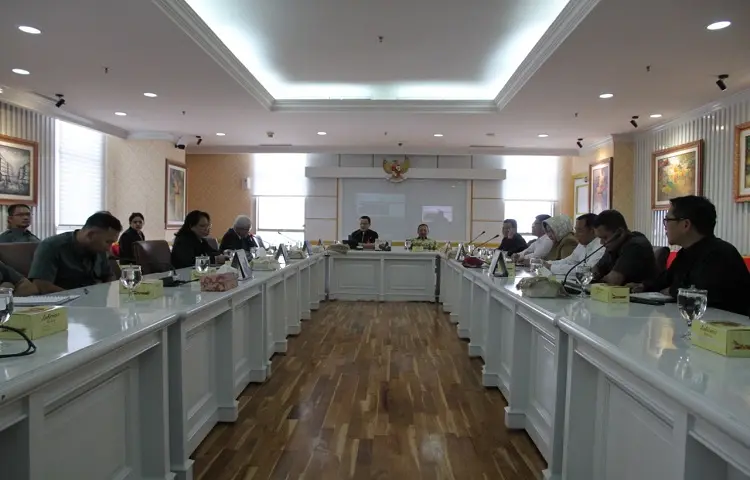 UNTUK KEMBANGKAN E-OFFICE, MA STUDI BANDING KE MK
