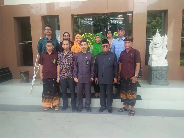 Yang Mulia TUAKA TUN Mahkamah Agung RI berkunjung ke Pengadilan TUN Denpasar
